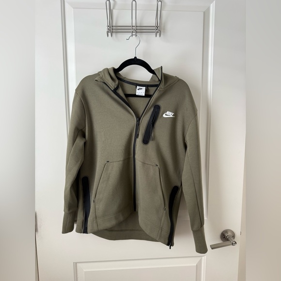Nike Women’s Sportswear Tech Fleece Essential Full Zip Hoodie in Olive Green - Picture 4 of 13